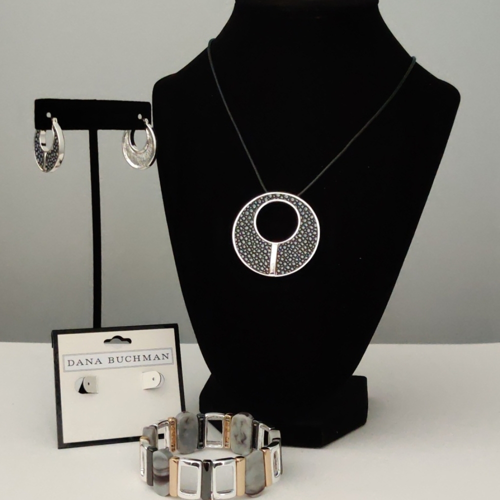 Dana Buchman Necklace, Earring & bracelet 🌴🌴🌴